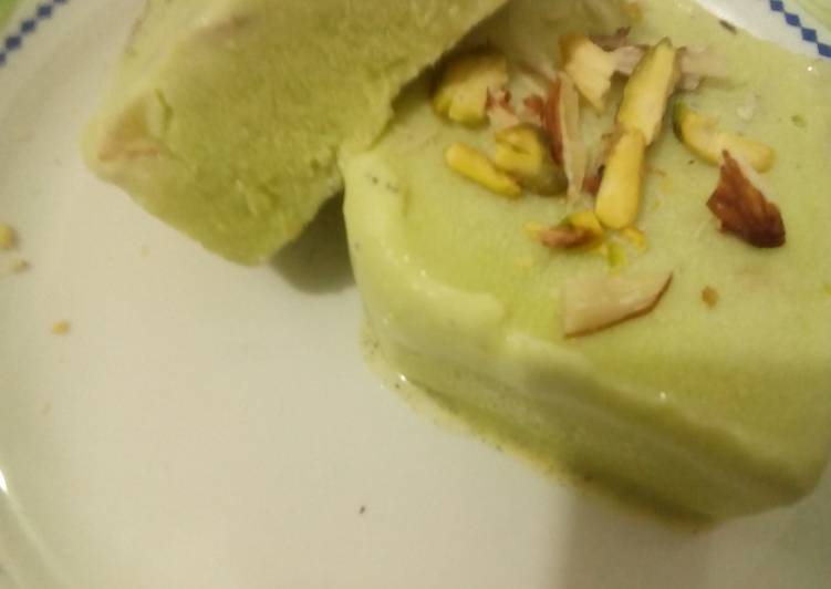 How to Prepare Homemade Pistachio Ice Cream