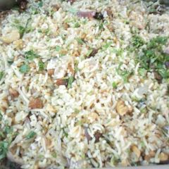 A picture of Cashew and sultana rice.