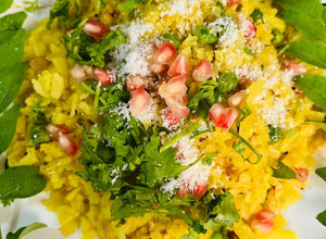 A picture of Potato Peas Onion Poha.
