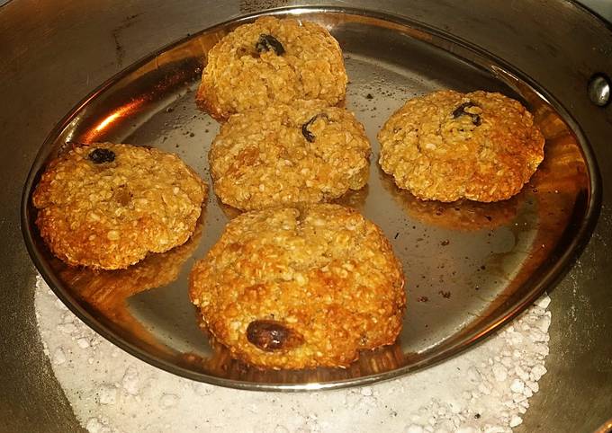 Honey, raisins, oatmeal cookies in Kadhai/without oven baking