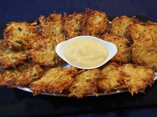 Fritos de papas latkes