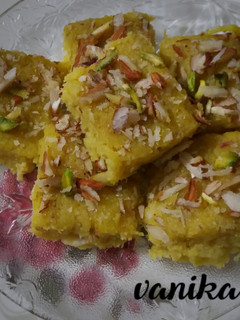 A picture of Banana barfi.