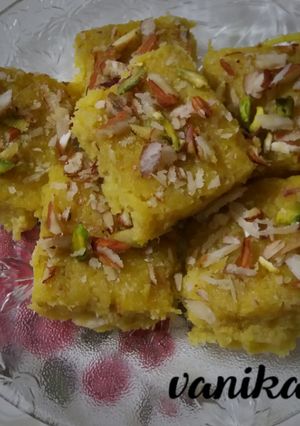 A picture of Banana barfi.
