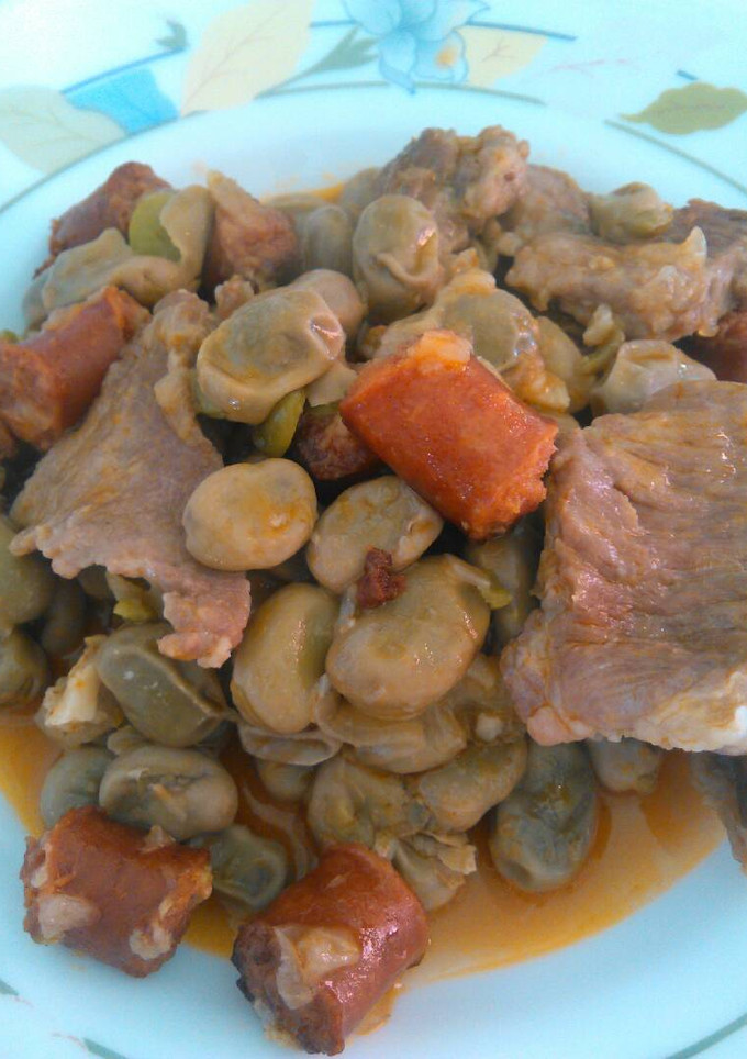 Una foto de Habas con chistorra y lomo de cerdo
