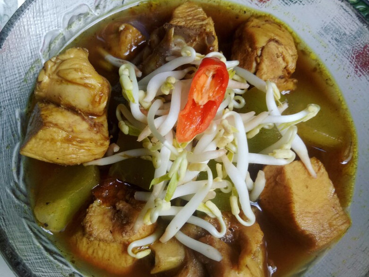 Resep Rawon ayam labu siam dengan bumbu instan, Enak