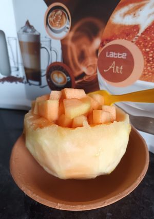 ટેટી બાઉલ (Muskmelon Bowl Recipe In Gujarati) રેસીપી મુખ્ય ફોટો
