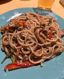 Chop Suey de pollo y fideos de arroz 🍜