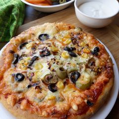 A picture of Oats-Almond-Whole Wheat Pizza.