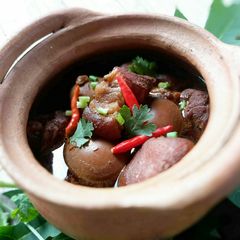Pork legs and Eggs in 5 spices stew A picture of Pork legs and Eggs in 5 spices stew.