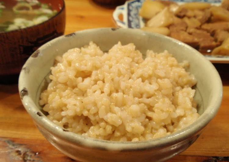 Recipe of Super Quick Homemade Fluffy and Chewy Brown Rice in a Pressure Cooker