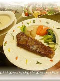 A picture of Christmas Dinner Beef Steak.