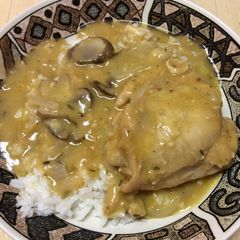 A picture of Chicken In Mushroom Gravy.