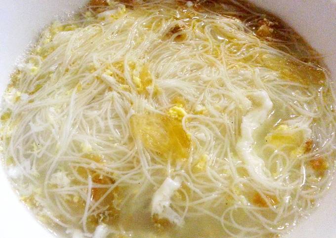 How to Make Any-night-of-the-week Bee hoon soup with dong cai and egg