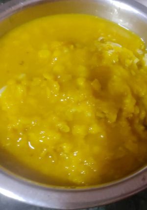 A picture of Dal fry.