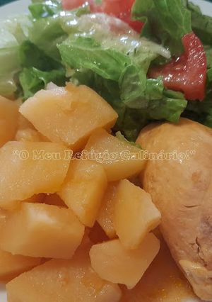 Foto de ♥ Bifes de Perú Enrolados com Queijo, Fiambre e Chourição, Com Batatas Estufadas ♥