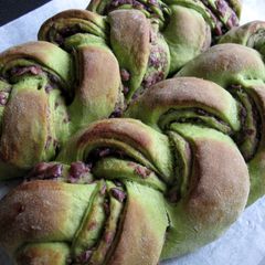 A picture of Matcha Azuki Sweet Bread.