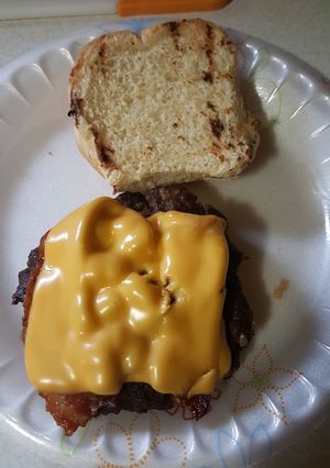 A picture of Onion soup Hamburgers.