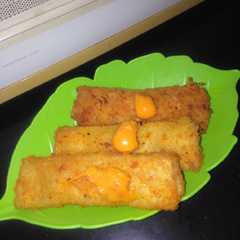 A picture of Risol mayo praktis.