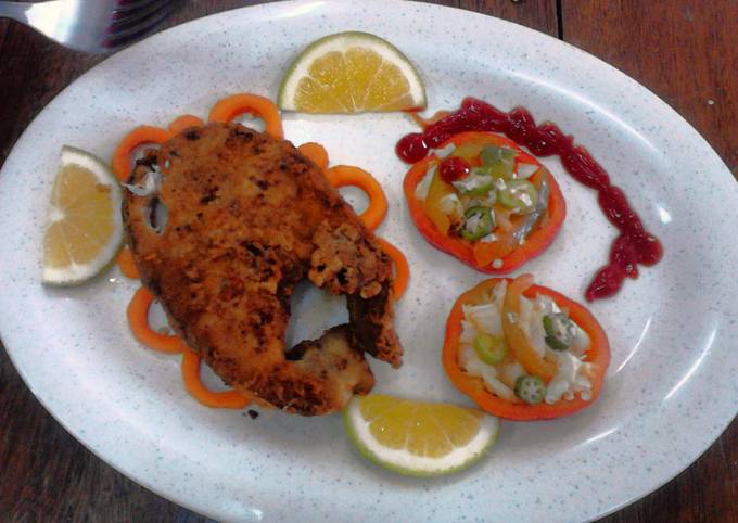 Simple Way to Prepare Favorite Garnished Pan fry fish  with vegetable salad