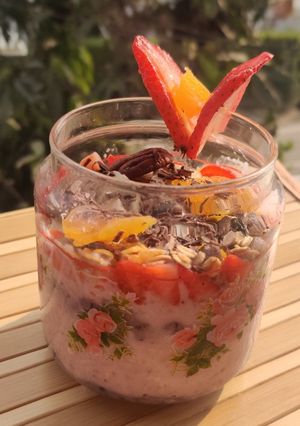A picture of Berry Berry oatilicious.