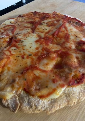 Una foto de Pizza de harina de Garbanzo. GLUTEN FREE. ✨