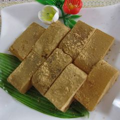 A picture of Jiggly Warabi Mochi Made with Gelatin.