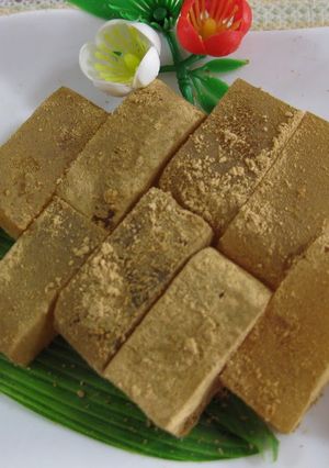 A picture of Jiggly Warabi Mochi Made with Gelatin.