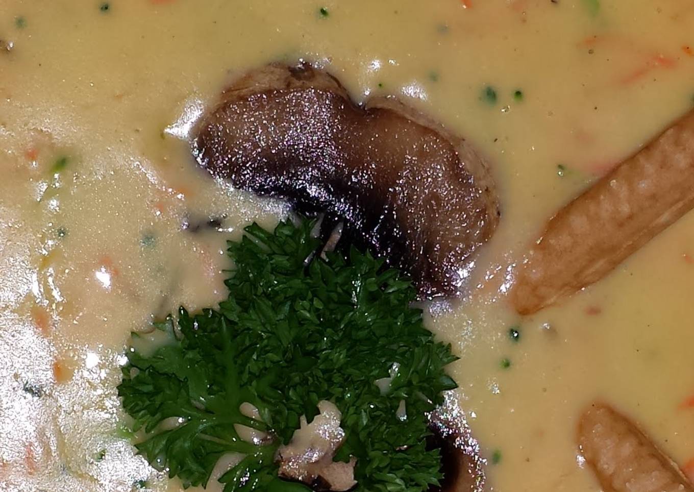 Broccoli and Three cheddar soup