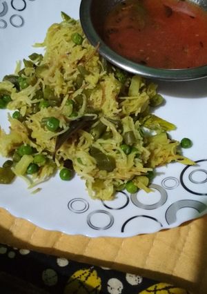 A picture of Mixed veg vermicelli.