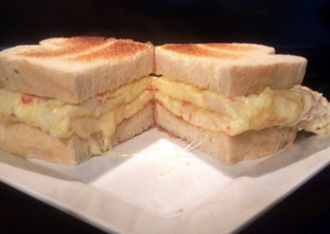 Simple Way to Make Homemade Jazzy's breakfast omelet sandwich