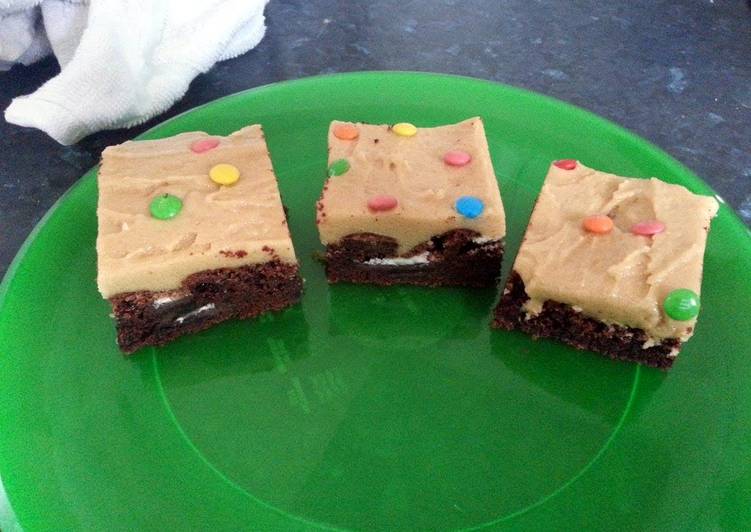 Recipe of Speedy Oreo Brownies with Cookie Dough Frosting