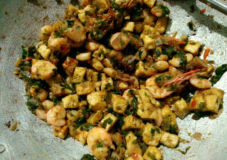 Bagaimana Membuat Udang tahu cabe hijau yang Enak Banget