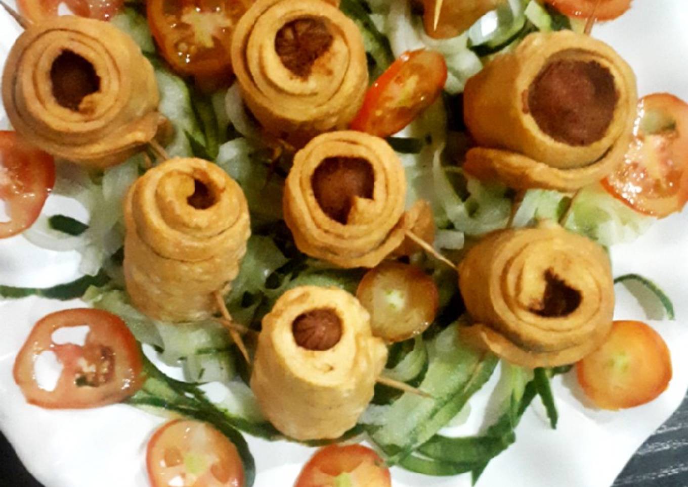 Spicy sausage samosa rolls