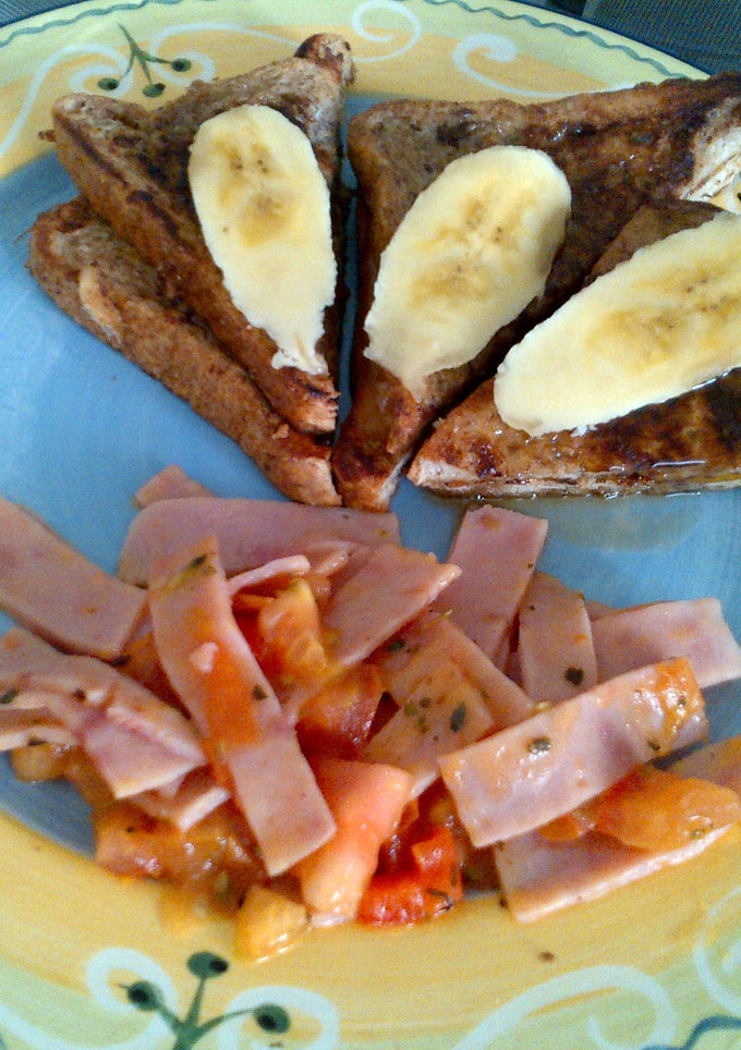 A picture of French Toast.