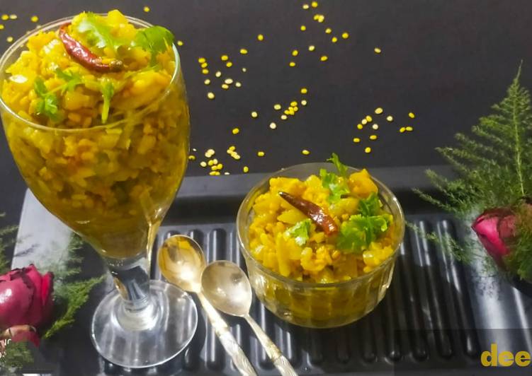 Simple Way to Make Award-winning Lauer Ghonto moongdal diye/ Bottle gourd curry with moong Lentil
