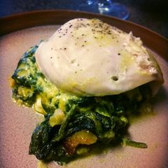 A picture of Chicken folds with cheesy spinach.