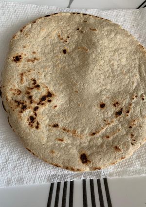 જુવાર નો રોટલો (Jowar Rotlo Recipe In Gujarati) રેસીપી મુખ્ય ફોટો