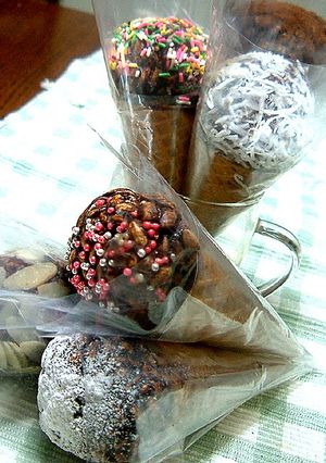 A picture of Unmeltable Chocolate Ice Cream Cones.