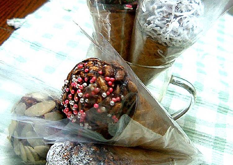 Steps to Make Super Quick Homemade Unmeltable Chocolate Ice Cream Cones