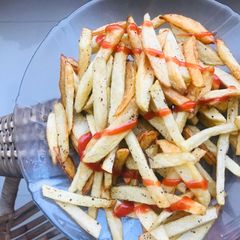 A picture of French fries.
