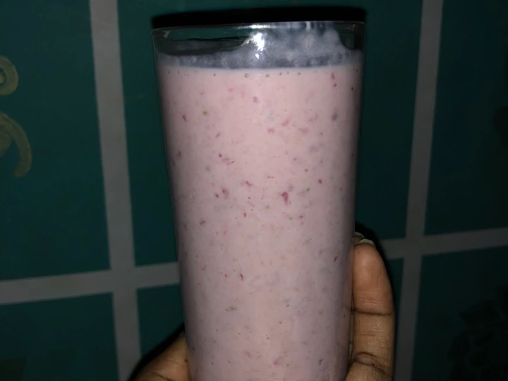 Easy Steps to Prepare Strawberry banana smoothie 🍓 🍌 the Can Spoil the Tongue Makes you drool