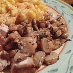 A picture of Spicy sauteed mushrooms.