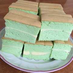 A picture of Pandan Cheddar Ogura Cake.