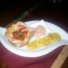 A picture of Lasagña Cupcakes.