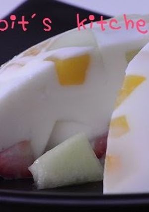 A picture of Colorful Dome Shaped Fruit Yogurt Jelly.