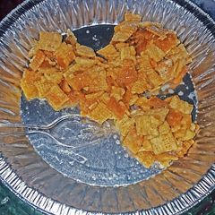 A picture of Chex Krispie Treats.