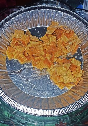 A picture of Chex Krispie Treats.