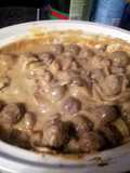 Easy beef and gravy meatballs