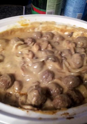 A picture of Easy beef and gravy meatballs.