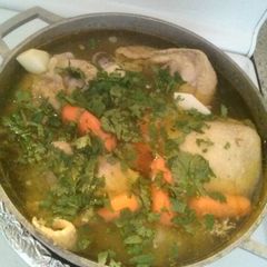 A picture of Caldo de pollo.
